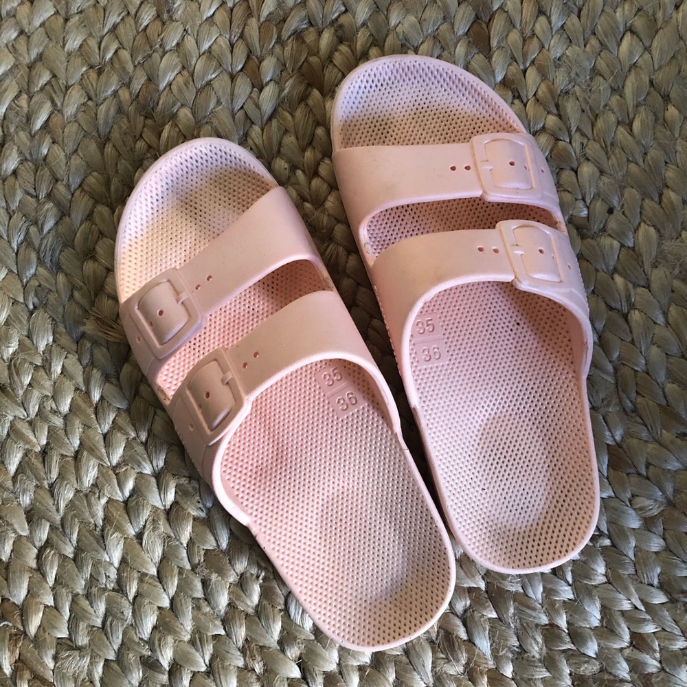 Size EU 36 (US 6) Freedom Moses Sandals